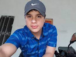 <em>Ivan Revelo</em>